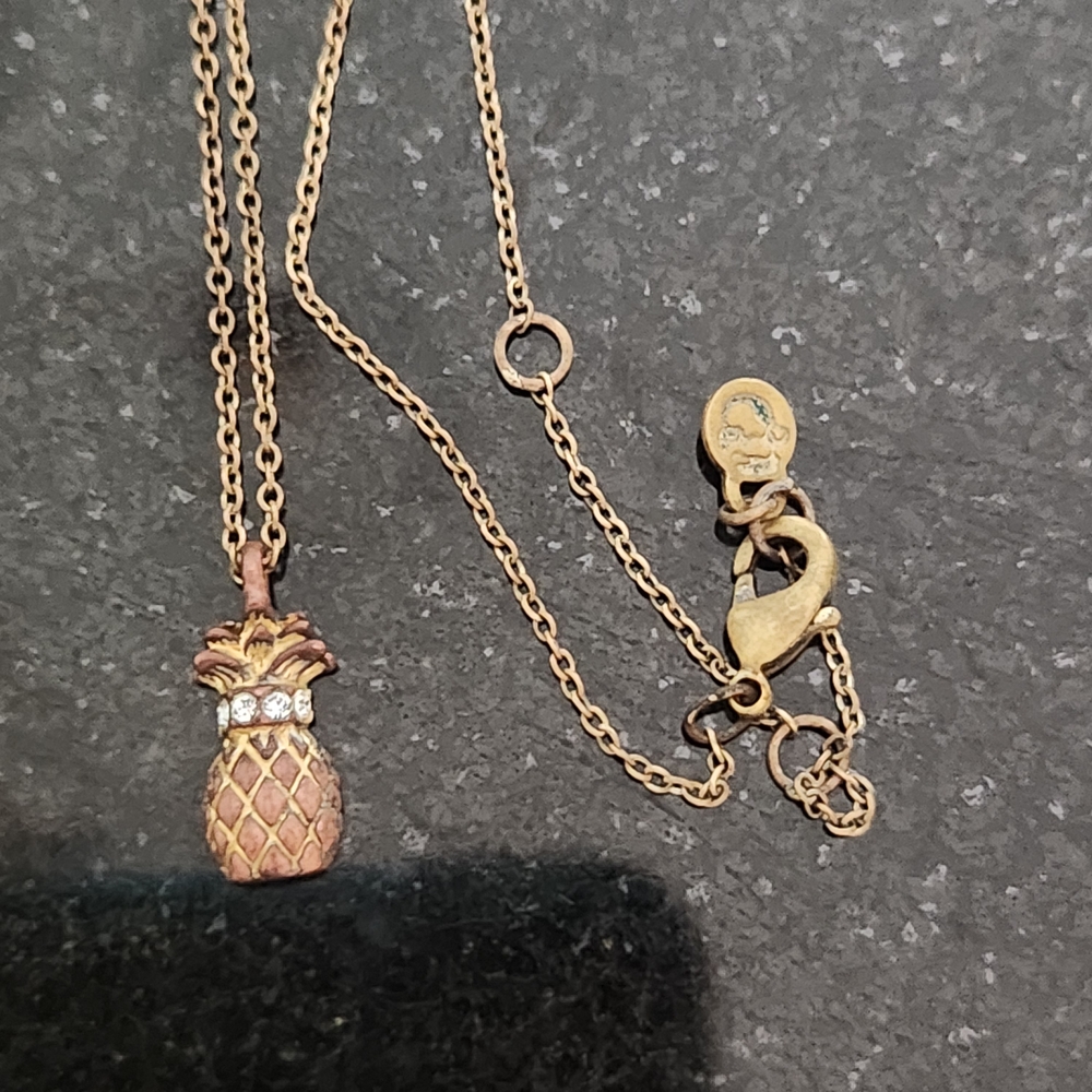 Vintage Gold Pineapple Pendant Necklace